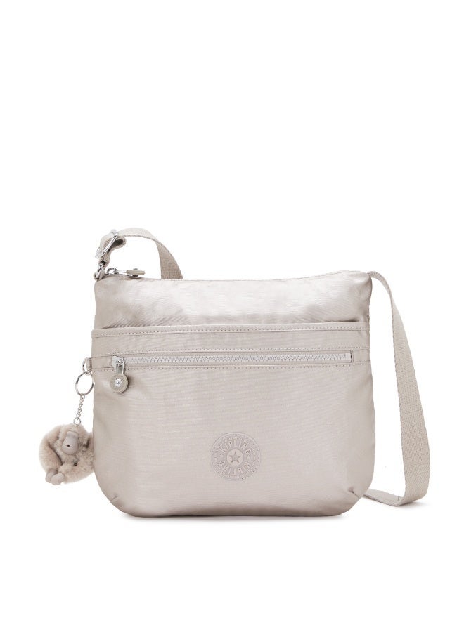 كيبلينغ حقيبة كتف أرتو تُحمل عبر الجسم بلمسة معدنية لامعة - Image 1